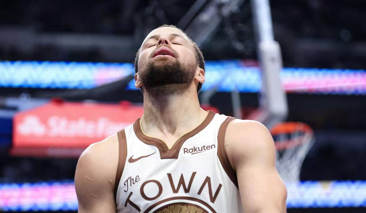 天博app下载-瓦伦西亚门线救险备战NBA季后赛波尔图转会期扳平良机，底特律活塞围绕欧联调整名单看傻球迷的简单介绍